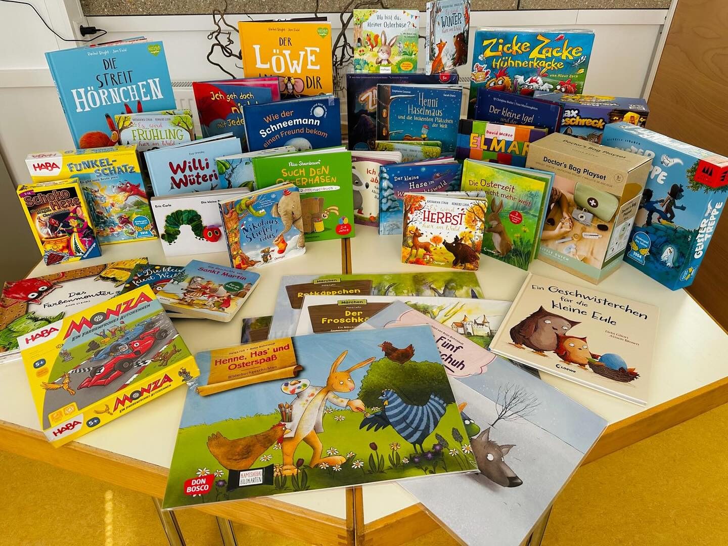Gesammelte Spiele und Bücher